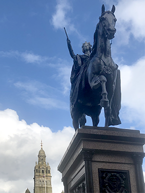 Queen Victoria sculpture