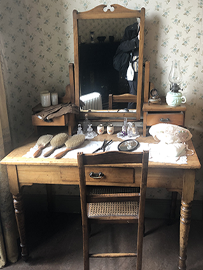 Antique dressing table