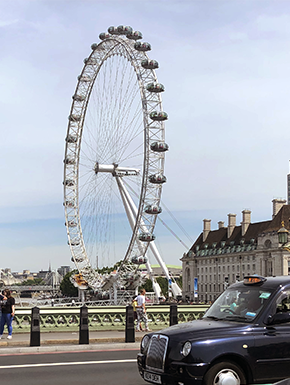 Ferris wheel with taxi