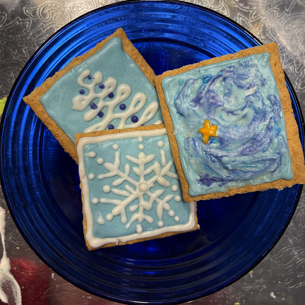 graham crackers iced with blue